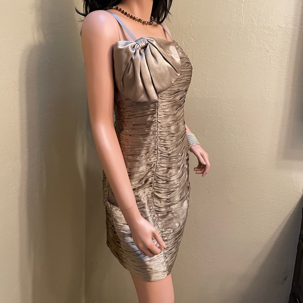 LAUNDRY BY SHELLI SEGAL Women's Lined Dress Evening Dress.  Size 12 NWT